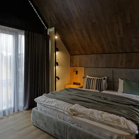 Skogur - & Chalet